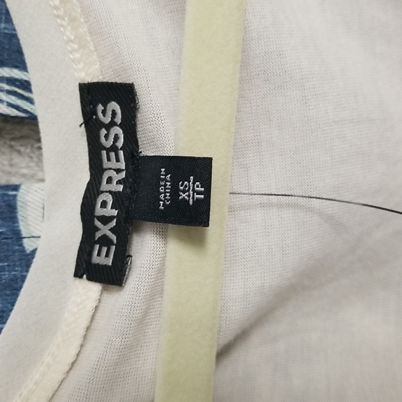 Express Sequin Tank Top - Picture 3 of 6